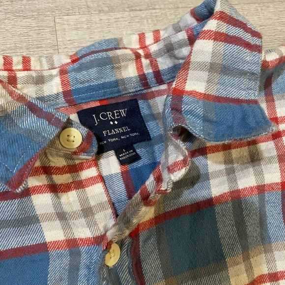 J. Crew Women’s Blue Large Multicolor Plaid Button Collared Flannel Shir… - Picture 3 of 5